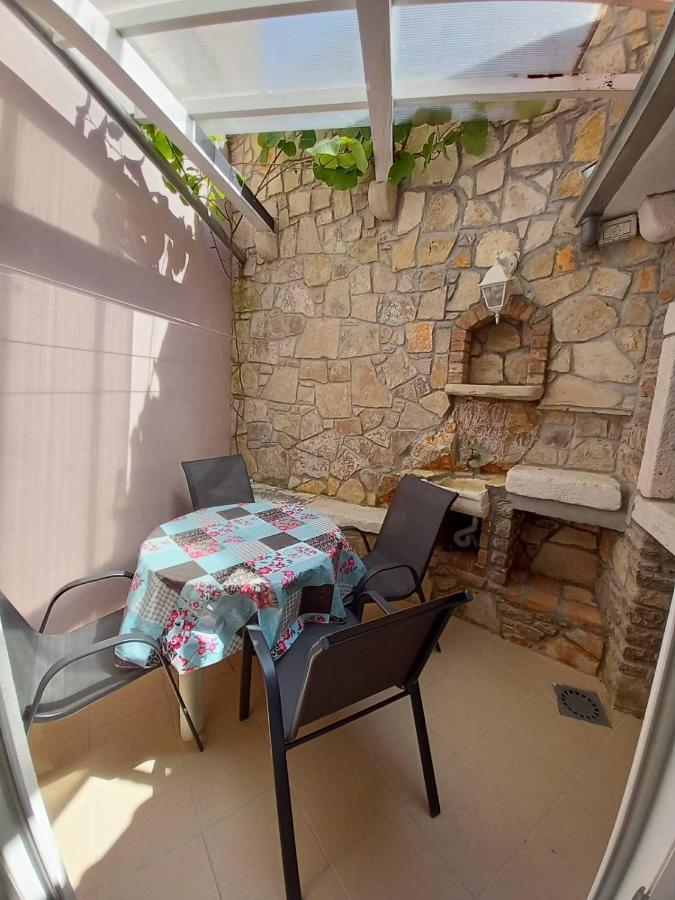 Appartement Ursula à Mali Lošinj Extérieur photo